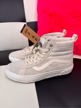 NWT Vans Sk8-Hi MTE Men’s 8.5 Women’s 10